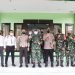 SILATURAHIM: Dandim 0816 Sidoarjo Letkol Inf M Iswan Nusi menerima kunjungan Kapolresta Sidoarjo AKBP Kusumo Wahyu Bintoro, Kamis (17/6/2021). foto: ist.