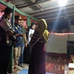 Razia di salah satu warung yang berada di akses menuju Jembatan Suramadu