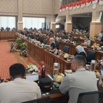Rapat paripurna yang berlangsung di DPRD Kota Madiun.