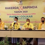 DPD Golkar Gresik saat menggelar Rakerda dalam rangka menyongsong Pemilu 2024. Foto: SYUHUD/BANGSAONLINE