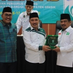 Ketua DPC PKB Gresik Much Abdul Qodir (tengah) bersama Wakil Ketua Umum DPP PKB Jazilul Fawaid (kiri) saat hadiri muskercab. Foto: Ist.