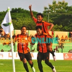 Pemain Persibo Bojonegoro saat merayakan kemenangan. Foto: EKY NURHADI/BANGSAONLINE