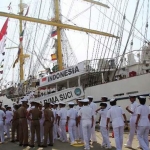 Sebanyak 26 anggota taruna angkatan laut Jepang sangat antusias saat berkunjung ke KRI Bimasuci.