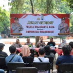 Kegiatan Jumat Curhat yang dilakukan Polres Mojokerto Kota bersama para pedagang Benteng Pancasila, Jumat (6/1/2023)