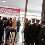  Pemerintah Kabupaten Blitar melakukan mutasi enam Pejabat Eselon II, Jumat (29/12).