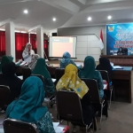 Para peserta seminar saat mendengarkan paparan dari narasumber. Foto: Ist.