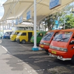 SEPI: Deretan angkutan kota dari 9 jalur di Kota Batu saat menunggu penumpang di terminal Batu.