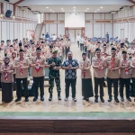 Bupati Fandi Akhmad Yani foto bersama peserta Muscab Gerakan Pramuka Kwarcab  Kabupaten Gresik. Foto: Ist.