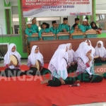 Salah satu peserta lomba hadrah saat beraksi. foto: AHMAD/ BANGSAONLINE