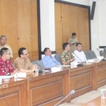 Calon Dirut PDAM saat menyampaikan visi misi ke Komisi II dan Pimpinan DPRD.