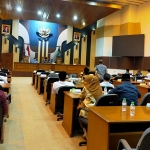 Sidang paripurna internal DPRD Kabupaten Pasuruan. (foto: ist)