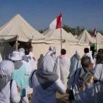 Jemaah Indonesia di tenda wukuf
