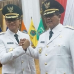 Bupati Latif Imron Amin dan Wakil Bupati Drs. Mohni.