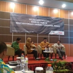 Suasana diskusi publik dengan tema "Kesejahteraan Daerah Penghasil Migas".