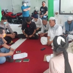 Bupati Lumajang, Thoriqul Haq saat menemui kelima WNA jamaah tabligh asal Bangladesh.