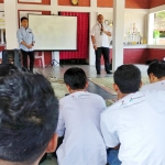 Public Relations Manager Pertamina EP Hermansyah Y Nasroen saat memberikan paparan dalam media gathering bersama jurnalis Tuban dan Bojonegoro.