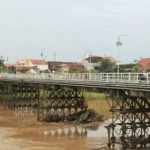 Jembatan Lama Kota Kediri.
