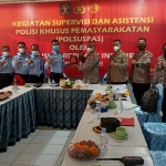 Korbinmas Baharkam Polri Kombes Pol. Nanang Purnomo melakukan supervisi dan asistensi polisi khusus pemasyarakatan ke Lapas Kelas I Surabaya di Porong, Sidoarjo, Selasa (8/6/2021). (foto: ist)