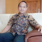 Plt Kepala Dinas Penanaman Modal Pelayanan Terpadu Satu Pintu dan Ketenagakerjaan (DPMPTSP Naker) Pamekasan, Supriyanto.