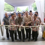 Kepala Dinas Pendidikan Kabupaten Kediri Drs. Sujud Winarko, M.M. mewakili Bupati dr. Hj. Haryanti Sutrisno saat membuka Expo Campus.