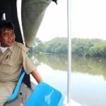 ?Petugas Dinas Kelautan dan Perikanan Sidoarjo dengan menumpang speed boat melakukan patroli di pesisir laut. foto: Humas Pemkab Sidoarjo