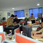 Suasana di salah satu kantor SKPD. foto: syuhud almanfaluti/ BANGSAONLINE