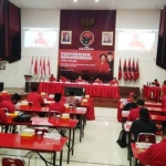 Pembacaan rekomendasi paslon yang diusung PDIP di kantor DPD PDIP Jatim, Jalan Kendangsari.