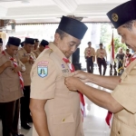 Wakil Bupati Mojokerto sekaligus Wakil Ketua Mabicab Gerakan Pramuka Mojokerto Pungkasiadi, melantik dan mengukuhkan 48 orang Pengurus Kwartir Cabang Gerakan Pramuka Kabupaten Mojokerto Masa Bakti 2019-2024. 