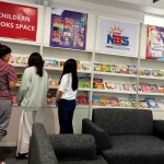 Masyarakat mengunjungi pameran buku yang digelar Diskopindag Kota Malang. Acara itu menjadi even pembuka jelang peresmian MCC.