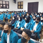 Mahasiswa Fakultas Hukum Uniska Kediri saat praktik lapangan di PTUN Surabaya. Foto: Ist.