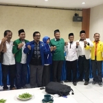 Para petinggi parpol di Jember foto bersama usai mengadakan pertemuan.