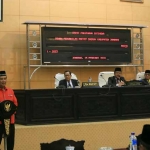 Gus Syaf dan Choirul Anam saat paparan Visi Misi di depan anggota DPRD