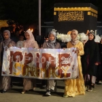 Salah satu rombongan santri Tebuireng peserta Takbir Keliling. Foto: Tebuireng Online