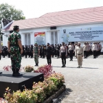 Suasana saat apel Pergeseran Pasukan Operasi Mantab Praja Prabu Semeru di halaman Mapolres Probolinggo Kota.