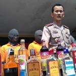 Kapolres Pamekasan pamerkan hasil operasi camer semeru 2016. foto: BANGSAONLINE