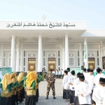 Puncak peringatan Hari Santri Nasional (HSN) yang digelar Majelis Wakil Cabang (MWC) Nahdlatul Ulama (NU) Kecamatan Tuban di halaman masjid Syaikh Hasyim Asy