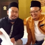 Ketua Golkar Gresik Ahmad Nurhamim bersama Fandi Akhmad Yani dalam suatu acara di Kantor DPD Golkar. foto: SYUHUD/ BANGSAONLINE