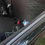 Salah satu mobil yang dipecah kacanya oleh pelaku. Foto: istimewa