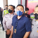 Kasat Reskrim Polres Jombang AKP Teguh Setiawan saat jumpa pers.