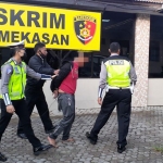 MY (30), pelaku curanmor saat diamankan di Mapolres Pamekasan. (foto: ist)