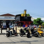 Batas kepemilikan asset pemerintah Kota Kediri yang disebut sampai di depan Monumen Lokomotif yang berada tepat di depan Stasiun Kediri. Foto: Muji Harjita/BANGSAONLINE