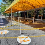 Tempat antre pengunjung dipersiapkan sedemikian rupa untuk penerapan protokol kesehatan Covid-19. foto: ist.