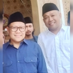 Ketua Umum PKB Muhaimin Iskandar (kiri) bersama H. Syafiuddin, S.Sos di pintu masuk maqbaroh Syaikhona Kholil, Sabtu (15/2/20). foto: FAUZI/ BANGSAONLINE