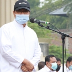 Apel bersama di halaman Gedung Kesenian Kota Pasuruan, Rabu (7/4/2021). (foto: ARDIANZAH/BANGSAONLINE)