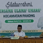 Bupati Pamekasan saat menghadiri forum silaturahmi antara para ulama dan umara.