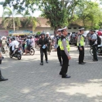 Operasi Patuh 2017 yang digelar Satlantas Polres Blitar Kota di jalan Bali Kota Blitar. foto: AKINA/ BANGSAONLINE