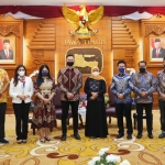 AHY dan rombongan bersilaturahmi dengan Gubernur Jawa Timur, Khofifah Indar Parawansa di Gedung Negara Grahadi, Surabaya. foto: istimewa