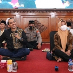 Wali Kota Mojokerto Ika Puspitasari bersama Habib Husein Ja