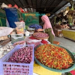 Harga bawang dan cabai di Kota Batu melonjak. Foto: Sulthon/Bangsonline.