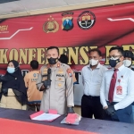 Kapolres Tuban, AKBP Darman saat ungkap kasus.